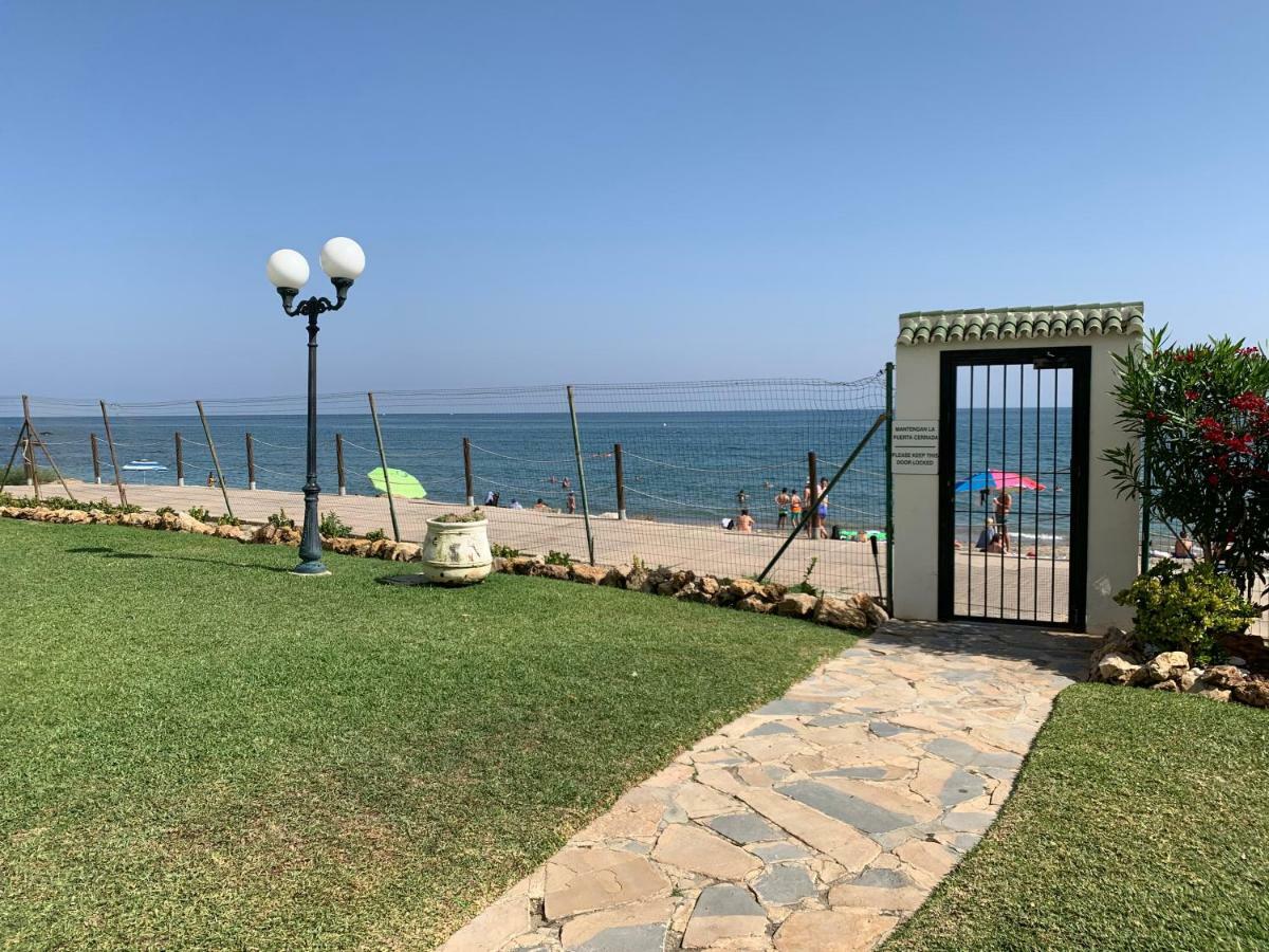 Apartament Aguamarina On The Beach Front Apartamento Mijas Costa Exterior foto