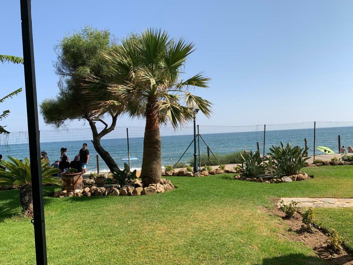 Apartament Aguamarina On The Beach Front Apartamento Mijas Costa Exterior foto