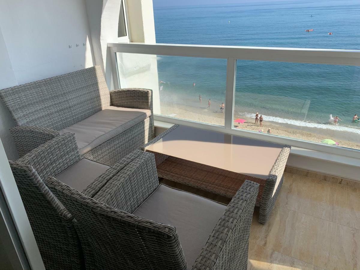 Apartament Aguamarina On The Beach Front Apartamento Mijas Costa Exterior foto