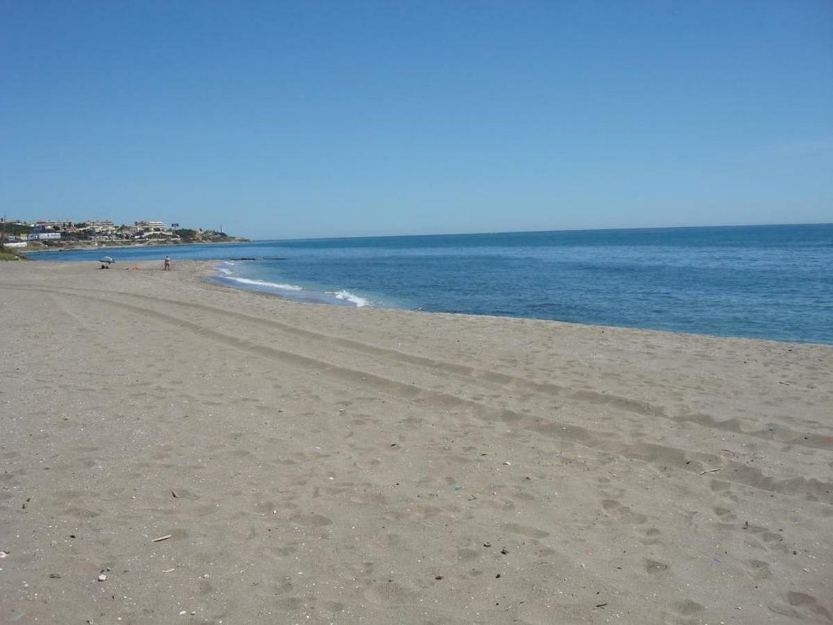 Apartament Aguamarina On The Beach Front Apartamento Mijas Costa Exterior foto