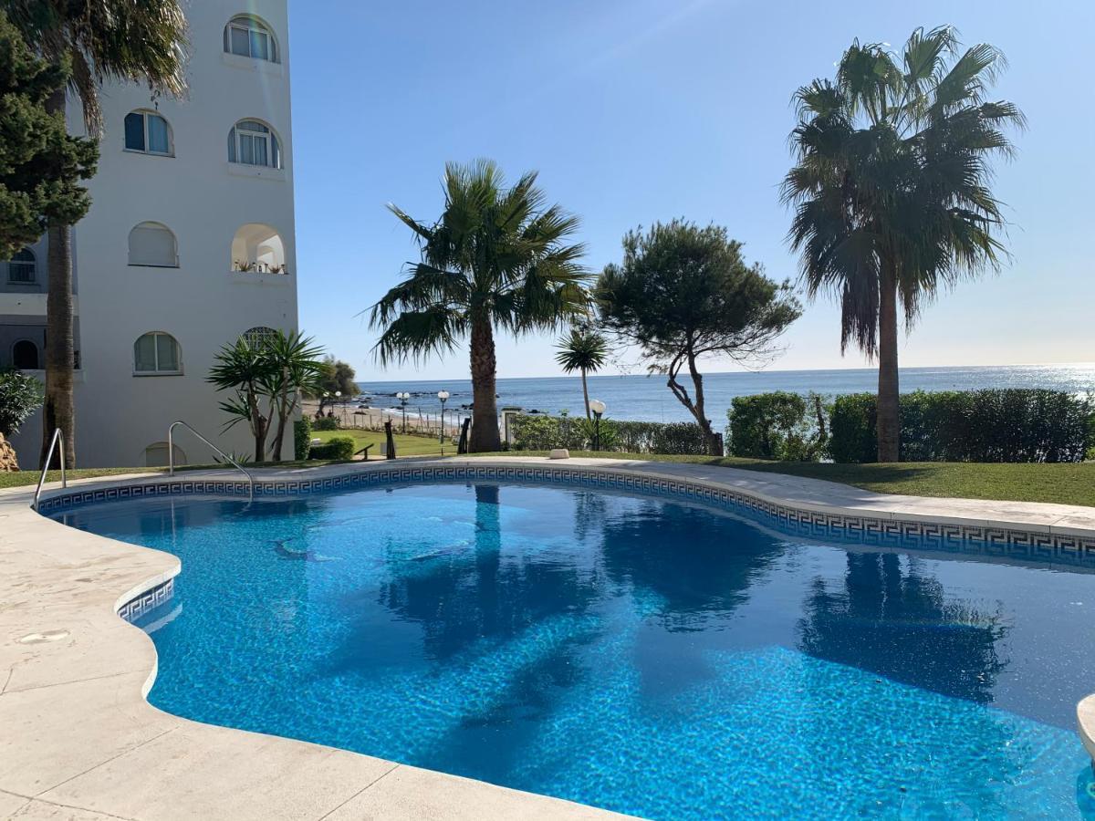 Apartament Aguamarina On The Beach Front Apartamento Mijas Costa Exterior foto